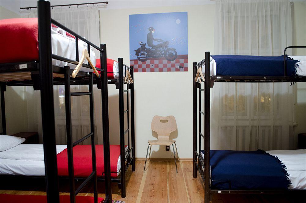 ריגה Red Nose Hostel With Self-Check In מראה חיצוני תמונה