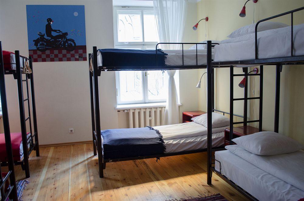 ריגה Red Nose Hostel With Self-Check In מראה חיצוני תמונה