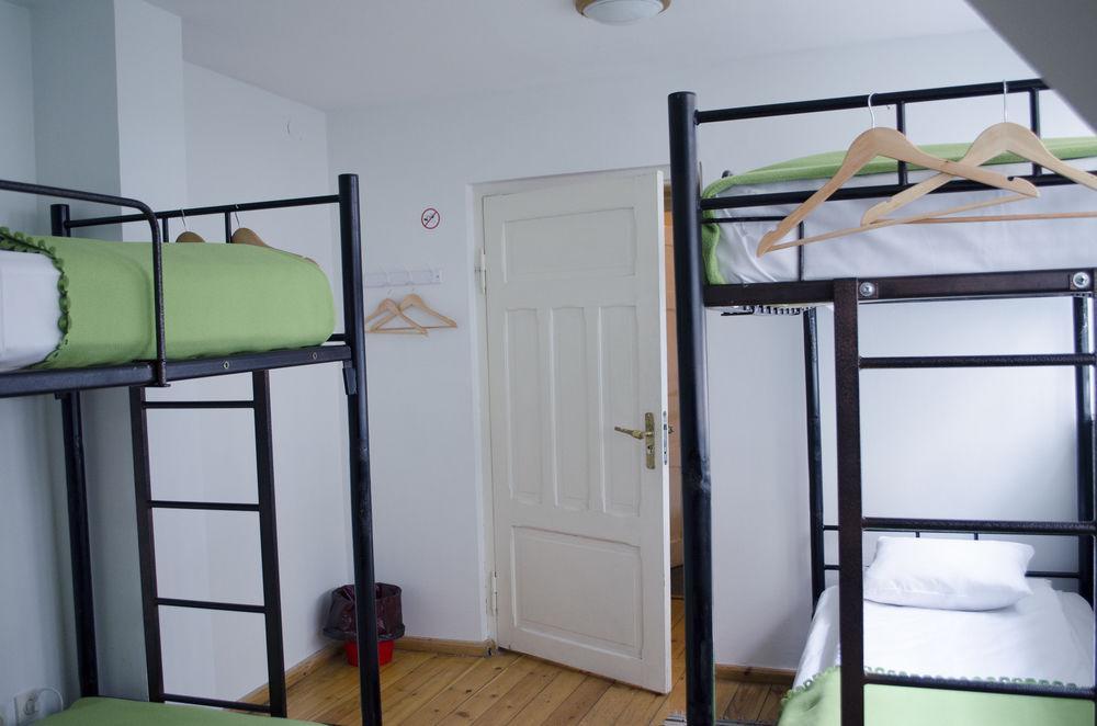 ריגה Red Nose Hostel With Self-Check In מראה חיצוני תמונה