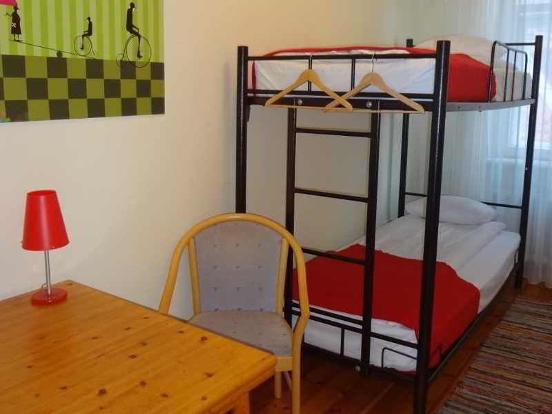 ריגה Red Nose Hostel With Self-Check In מראה חיצוני תמונה
