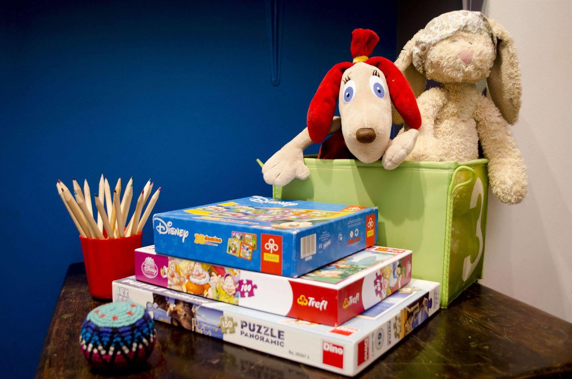 ריגה Red Nose Hostel With Self-Check In מראה חיצוני תמונה