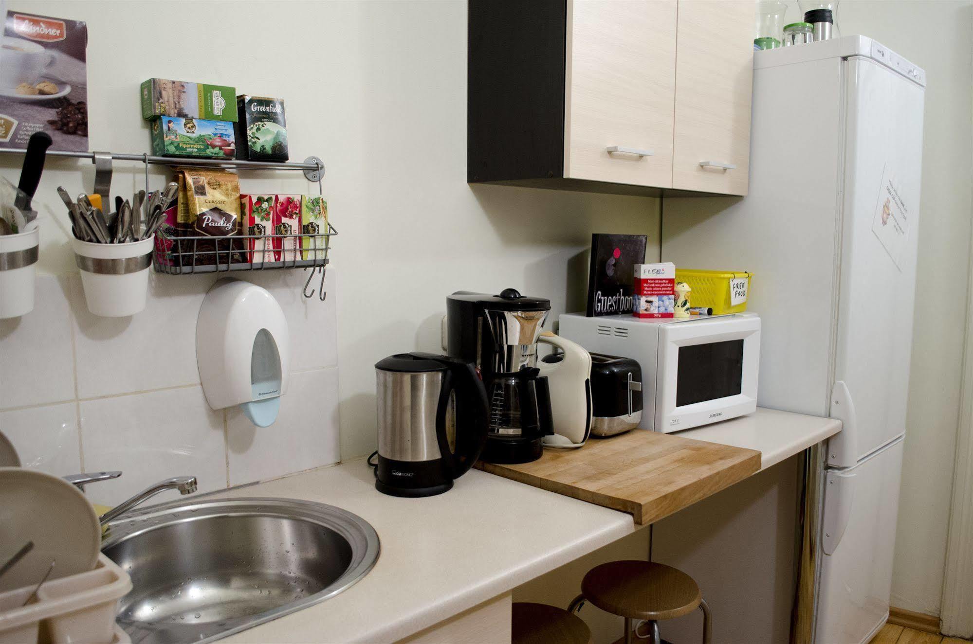 ריגה Red Nose Hostel With Self-Check In מראה חיצוני תמונה