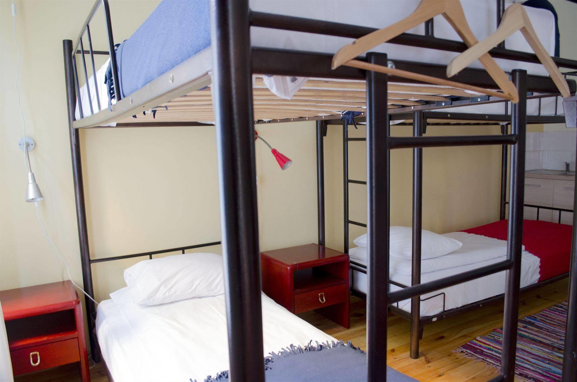 ריגה Red Nose Hostel With Self-Check In מראה חיצוני תמונה