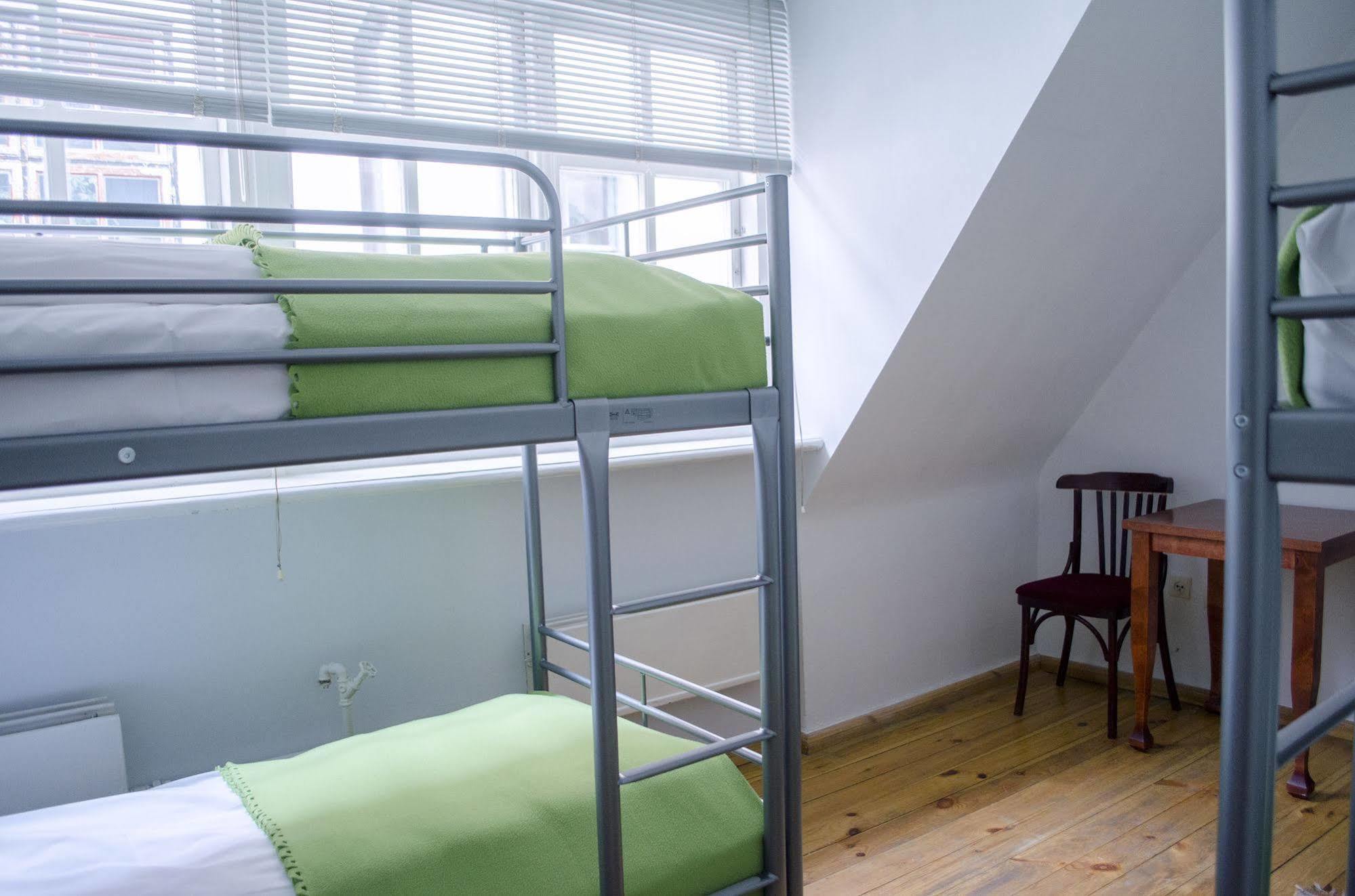 ריגה Red Nose Hostel With Self-Check In מראה חיצוני תמונה