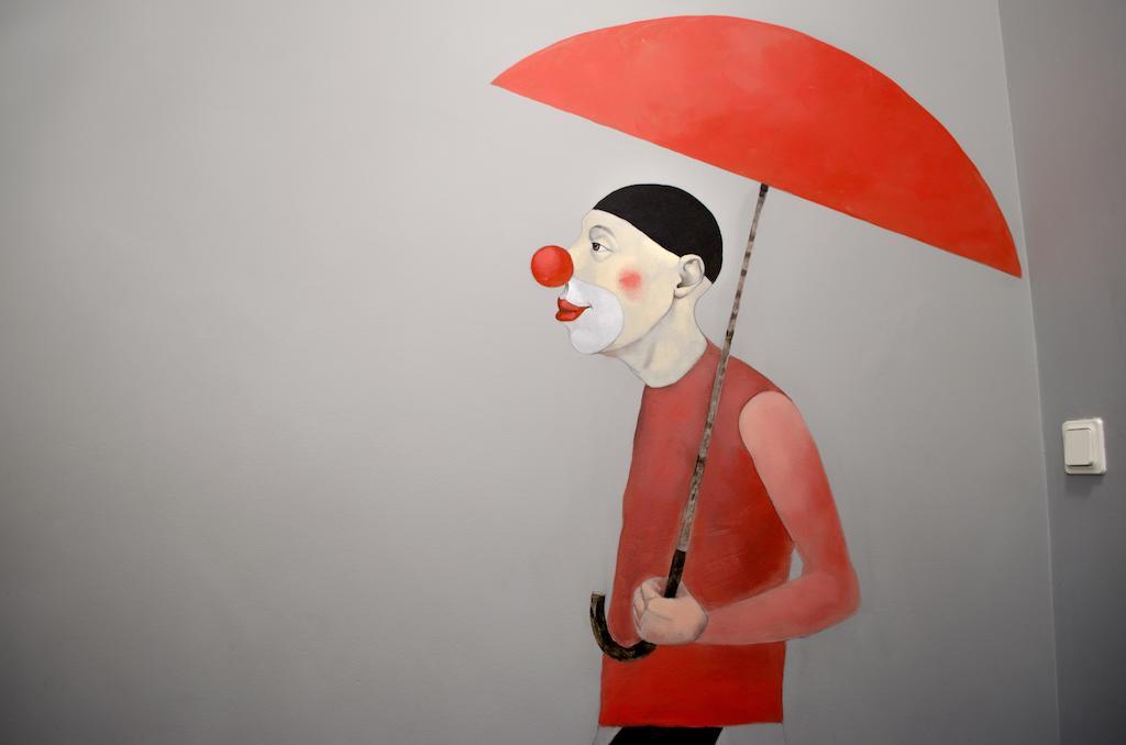 ריגה Red Nose Hostel With Self-Check In מראה חיצוני תמונה