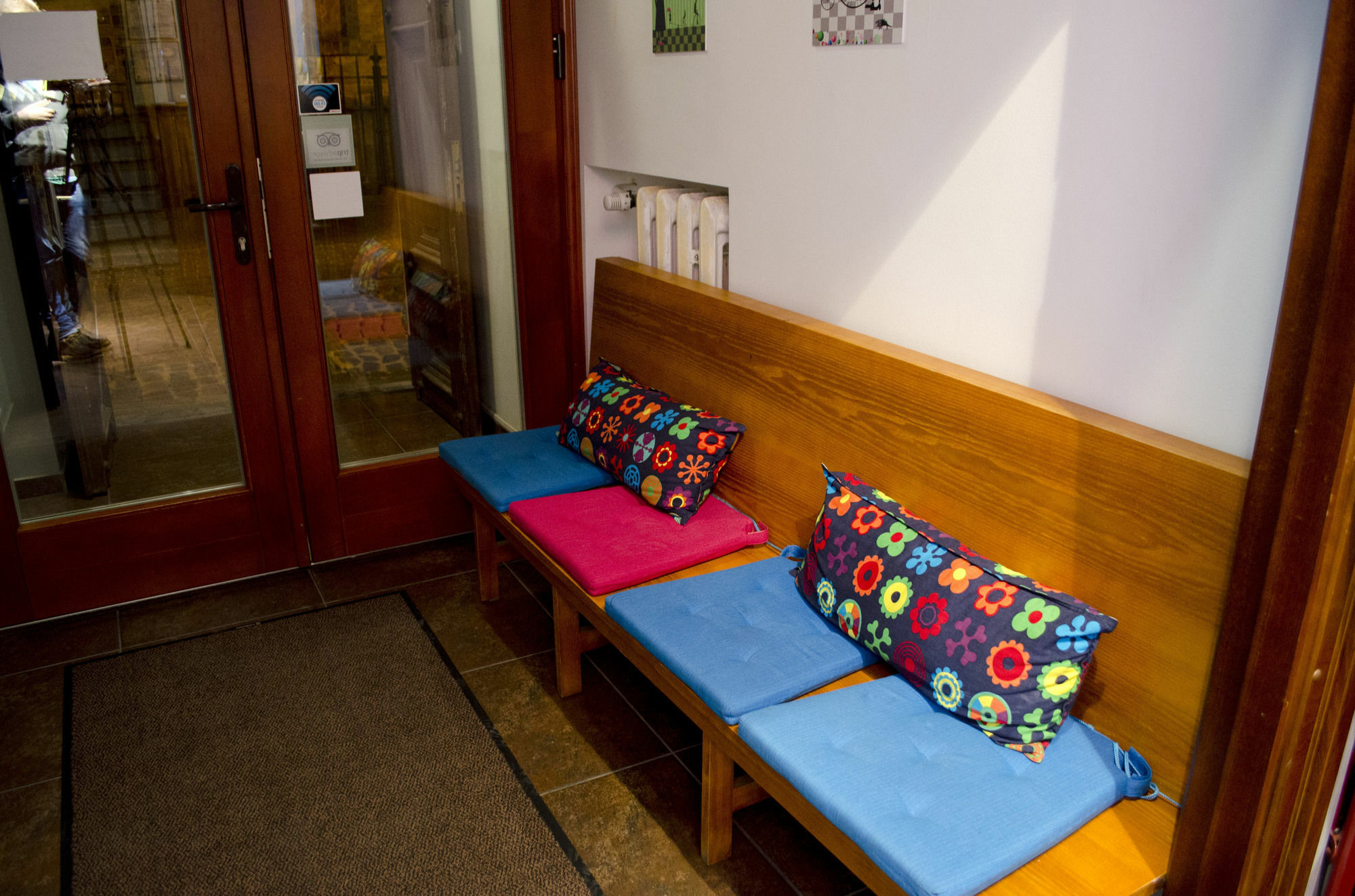 ריגה Red Nose Hostel With Self-Check In מראה חיצוני תמונה
